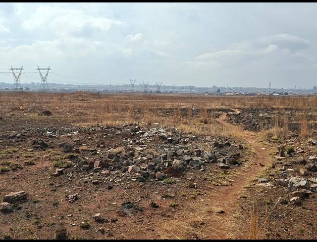 LAND FOR SALE IN PROTEA GLEN EXT